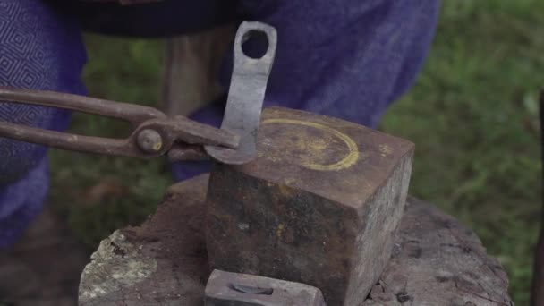Blacksmith Handles Piece Steel Anvil — Stock Video