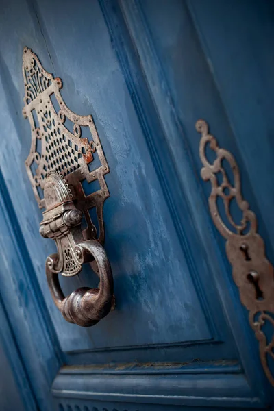 Wrought Iron Knocker Blue Wooden Door — Stock Photo, Image