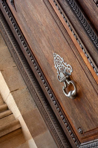 Dřevěné Dveře Klasického Francouzského Sídla — Stock fotografie