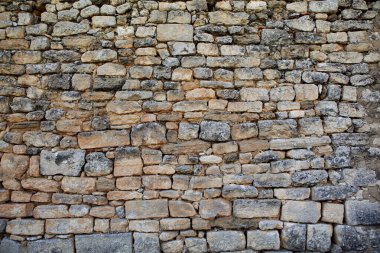 Fransız köyünde eski bir taş duvar