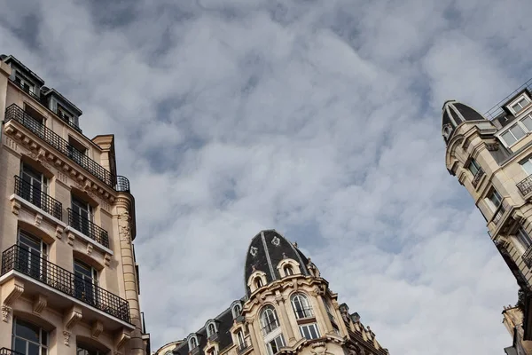 Klassisches Steingebäude Paris — Stockfoto