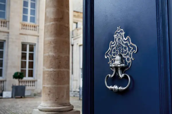 Πόρτα Και Μπλε Ξύλινη Πόρτα Royalty Free Εικόνες Αρχείου