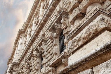 Roma Adliyesi Cephesi