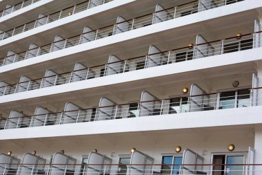 Bir yolcu gemisinde boş kamaralar.