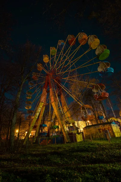 Leeres Riesenrad Der Nacht Einem Freizeitpark Hochwertiges Foto — Stockfoto