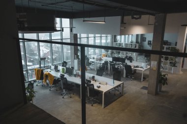 Geniş ofis alanı, balkondan manzara. Yüksek kalite fotoğraf