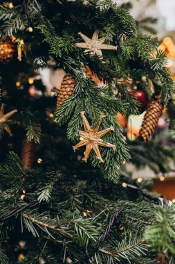 Avrupa Noel pazarında tatil süslemeleri