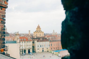 Torino, Piemonte, İtalya - 23 Haziran 2022: Torino Palazzo Mona Kulesi, İtalya