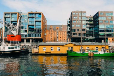 Sandtorhafen Kanalı, Hamburg Speicherstadt ve Hafencity şehirleri