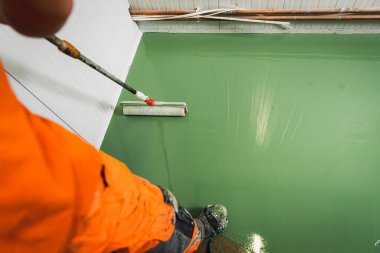 Epoxy flooring tools, preparation and application of epoxy resin green