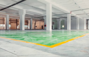 Sağlam temelleri olan bir depo yenilenmesi gerekiyor..