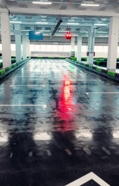 Kapalı Kapılar Go-Kart Yarışındaki Parça Dokuları ve Renkleri