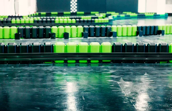 Go Gart oyun parkının içinde tamponların yakın çekim görüntüsü