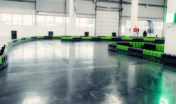 Go Kart oyun parkının zemini.. 