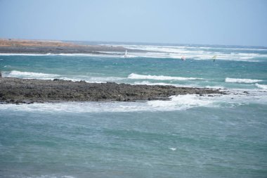 Deniz kıyısının güzel manzarası