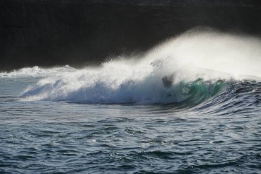 Deniz kıyısının güzel manzarası