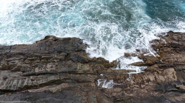 Deniz kıyısının güzel manzarası