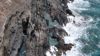 Deniz ve sahilin havadan görünüşü