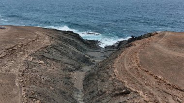 Yazın deniz kıyısının havadan görünüşü