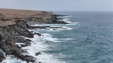 Deniz kıyısının güzel manzarası