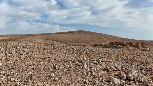 İsrail dağlarında Negev çölü olan güzel bir manzara.