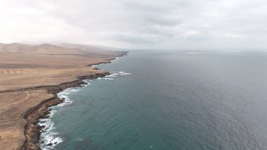 Deniz manzaralı güzel sahil