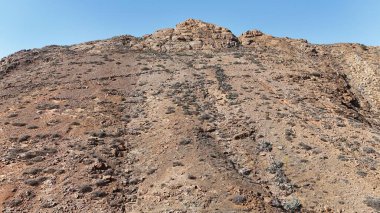 Çöldeki güzel dağ