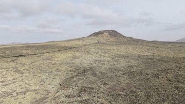 Arkadaki dağların havadan görünüşü