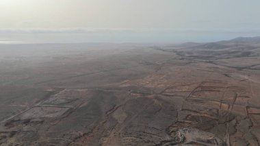 Sabahleyin dağların manzarası