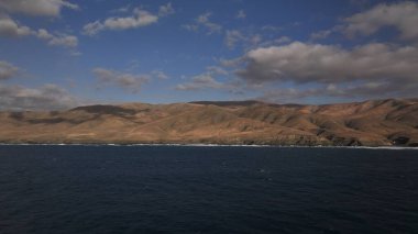Atlantik Okyanusu 'nda dalgalar, Fuerteventura, İspanya. yüksek kaliteli fotoğraf