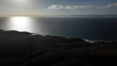 Atlantik Okyanusu 'nda dalgalar, Fuerteventura, İspanya. yüksek kaliteli fotoğraf