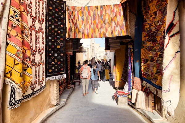 Традиційні Марокканські Килими Висять Вулиці Старій Медині Фес — стокове фото
