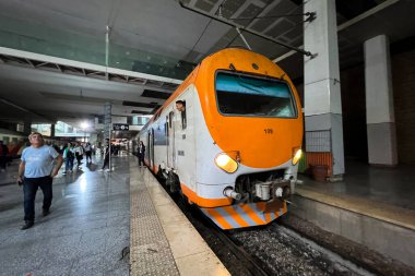 Rabat tren istasyonunda Al-Atlas treni