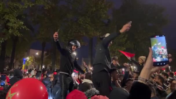 Abanicos Marroquíes Con Banderas Ondeando Bloqueando Las Carreteras Después Victoria — Vídeos de Stock