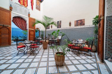 Fas 'ta bir Riad' ın avlusunun içi.