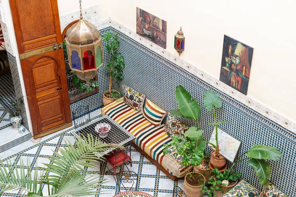 Fas 'ta bir Riad' ın avlusunun içi.