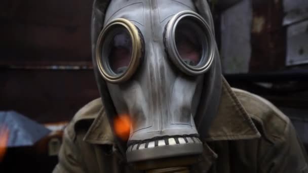 Sem Pessoas Uma Máscara Protetora Contra Uma Máscara Gás Floresta — Vídeo de Stock