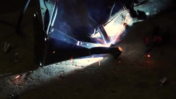 Welder Performs Welding Works Metal Structures Custom Cars — Stock Video