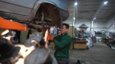 araba tamiri, arka disk fren kurulumu davul, kaynak, çilingir ve dönüşler yerine