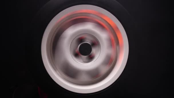 Spinning Car Wheels White Shooting Video Long Exposure Motion Effect — Vídeo de Stock