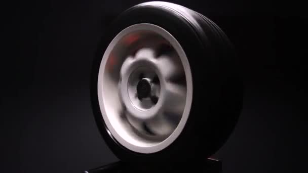 Old Car Wheels Titanium Rims Long Exposure Video Dark Background — Vídeo de Stock