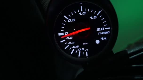 Start Drivende Bil Efter Installation Brugerdefineret Turbo Motor Lyden Udstødningssystemet – Stock-video