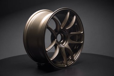  Akort ve sürüklenme yarışmaları için bronz araba jantları