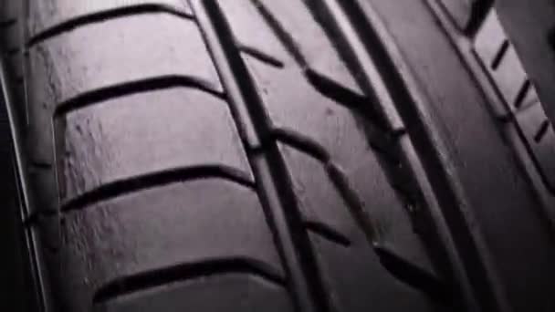 자동차 타이어 자동차 바퀴에 운전에 화이트 비디오에 — 비디오