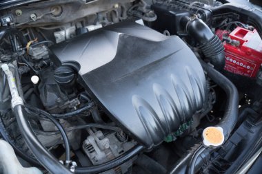 Motor ve ünitelerin altında yeni bir araba yok.