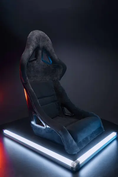 Sürüklenme ve ralli spor arabaları için spor koltukları stüdyo fotoğrafı koyu