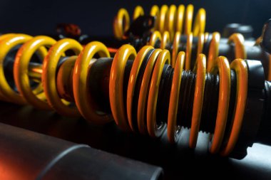 Ayar edilebilir spor süspansiyonu. Ön tekerden çekişli bir bank sarı sarmalı için.