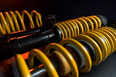 Ayar edilebilir spor süspansiyonu. Ön tekerden çekişli bir bank sarı sarmalı için.