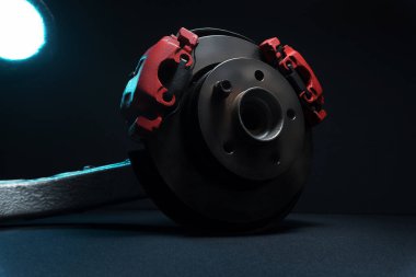 Hidrolik el freni için iki kırmızı kalibreli disk frenli arka drift araba ağırlığı montajı