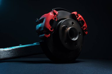 Hidrolik el freni için iki kırmızı kalibreli disk frenli arka drift araba ağırlığı montajı